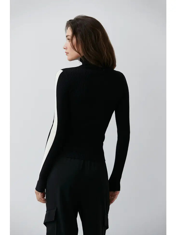 Patricia Turtle-Neck (Black/White)