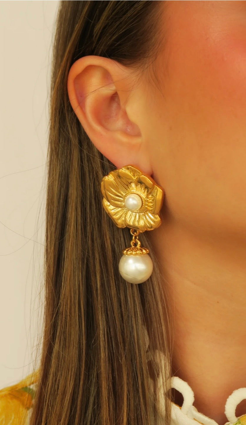E. Gardenia Flower Earring