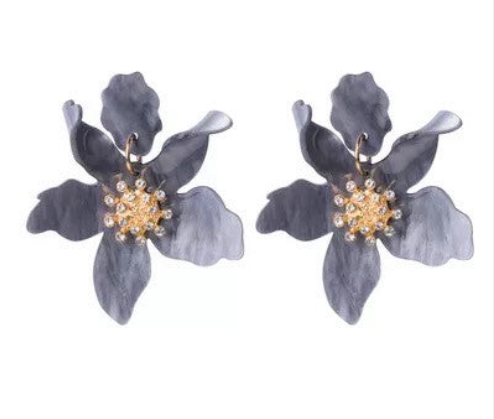 E. Acrylic Flower Earrings (Grey)