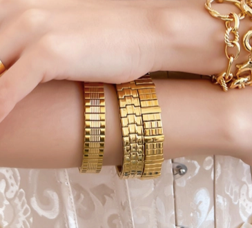 B. Gold Stretch Bangle