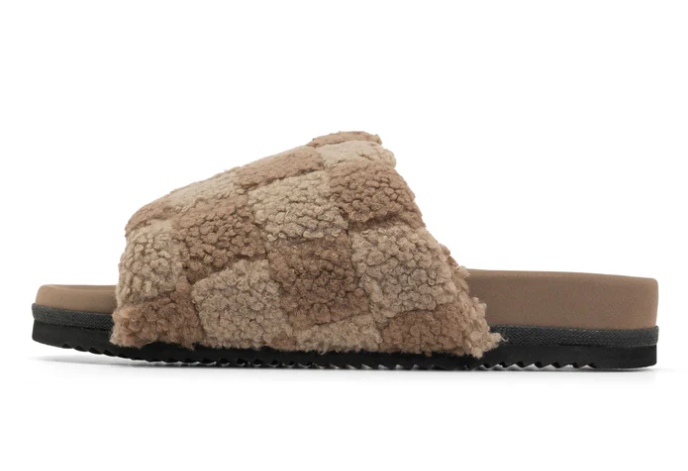 Roam Fuzzy Checker Slide