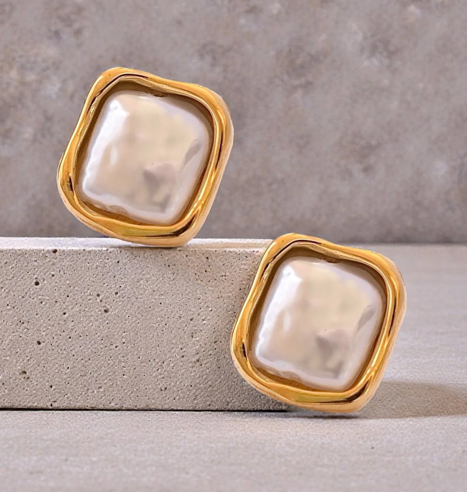 E. Oceans Apart Studs